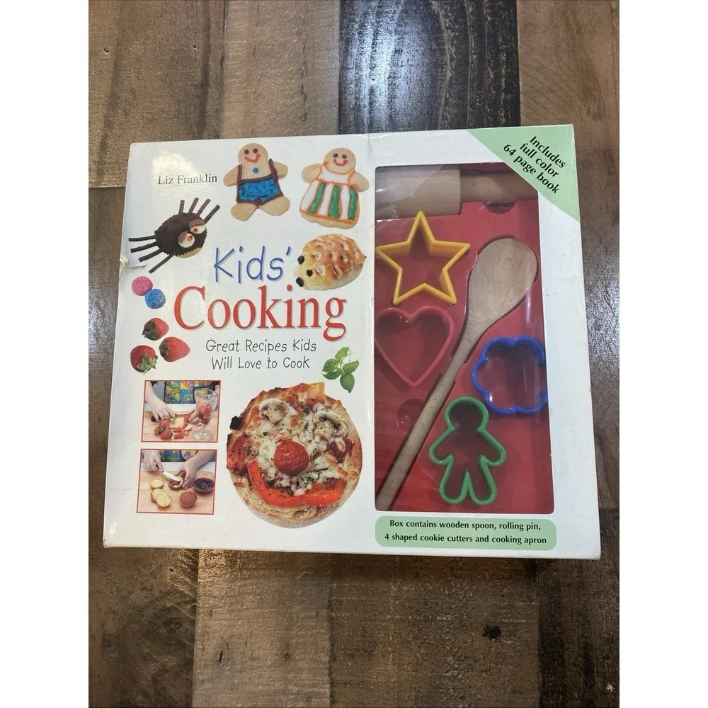 Child's 8  Piece‎ Kids Cooking Set by Liz Franklin Book With Accessories